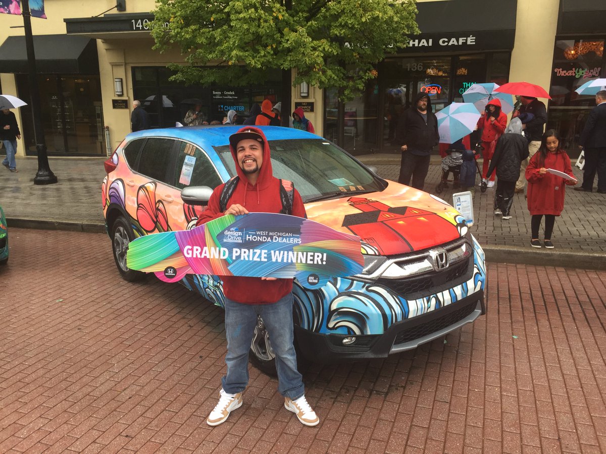 Congratulations to "2018 Design &amp; Drive" Art Contest Winner Chris Garcia for his design, “Tulip City” 👍 His creation on a 2018 #Honda #CRV was sponsored by <a href="/CrownMotorsMI/">Crown Motors</a> and for winning the public vote, Chris has earned a 2-year lease on a new Honda #Civic! 😀 via <a href="/ArtPrize/">ArtPrize</a> Ten