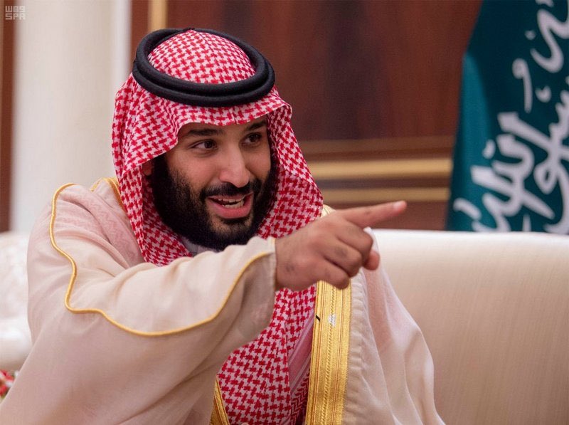 ahmadalrabai's tweet photo. محمد بن سلمان يُلقّن العالم درساً قاسياً ، ويُثبت أن الدول العظمى تصغر أمام المملكة الجديدة 🇸🇦

• السعودية أقدم من أمريكا
• نحمي أرضنا بأموالنا وليس بالمجان
• سيادتنا خطٌ أحمر 

#لقاء_ولي_العهد_مع_بلومبيرغ #محمد_العزم_لن_ندفع_لحمايتنا https://t.co/BHPsw4ow6g