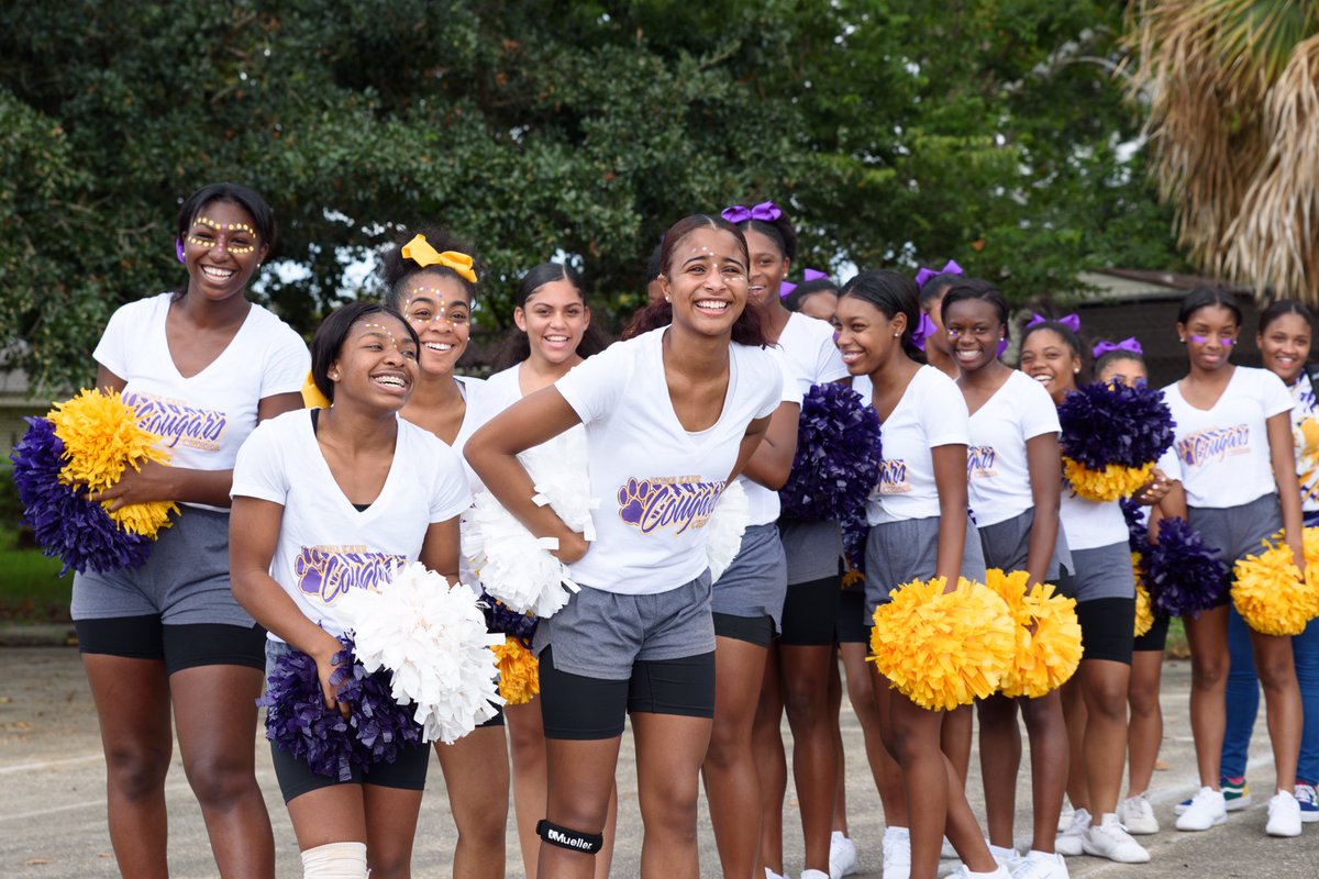 KarrSGA's tweet photo. Cheerleader https://t.co/c8J1HbAsWT