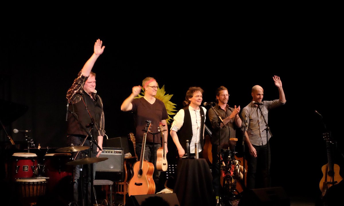 NathanRudyk's tweet photo. Glad to give thanks on this special weekend with over $2400 raised in #Almonte for @SchoolBOXhelps mission to provide #education in #Nicaragua from The Ragged Flowers concert last weekend. #folkmusician #folk #IndieMusic https://t.co/0b9mUetl1z https://t.co/kj2iIgn3cS