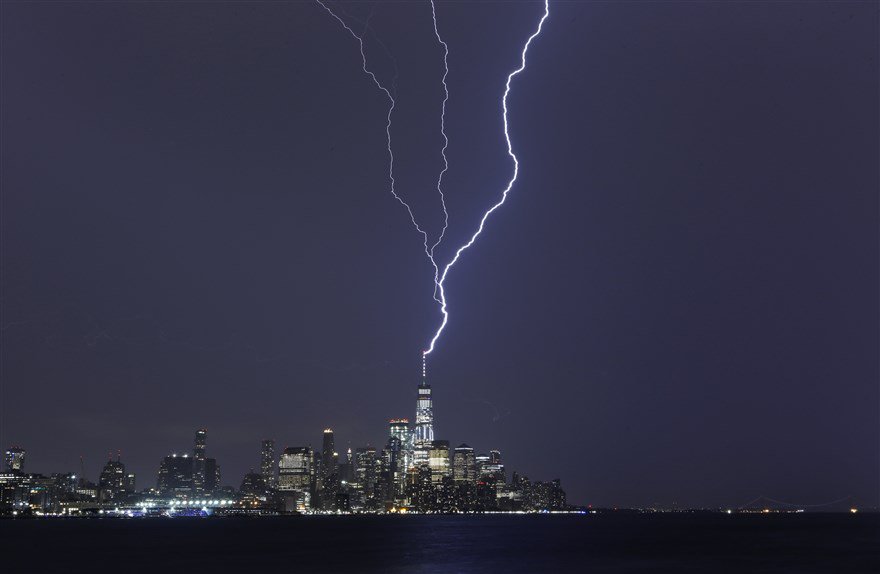 Gary Hershorn / Getty Images