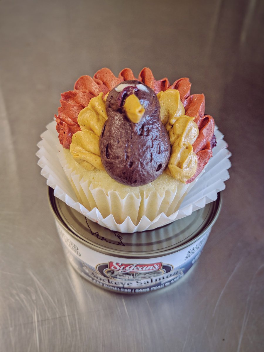 These adorable cupcakes from Hearthstone Artisan Bakery remind us that #Thanksgiving Weekend is upon us! Thanksgiving hours for our stores: -#PortAlberni: Open all wkend -#Nanaimo, #Delta #Tilbury, #CampbellRiver: closed Sat-Mon -#YVR: Open all wkend; closed early Sun (3pm)