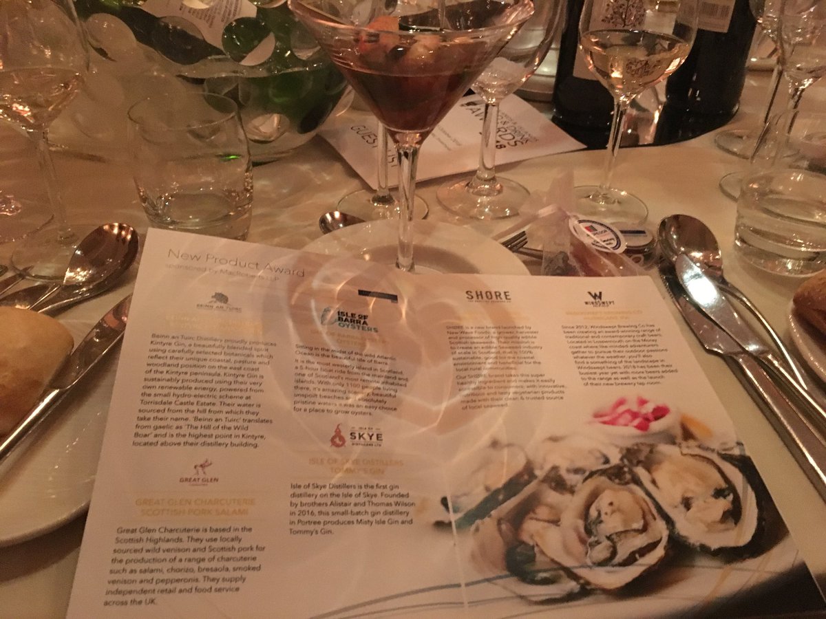 barraoysters's tweet image. Let the evening begin! Great to be in such amazing company, finalists in New Product Award, sorry if you can’t read this it’s quite dark zoom in! #HIFDA2018