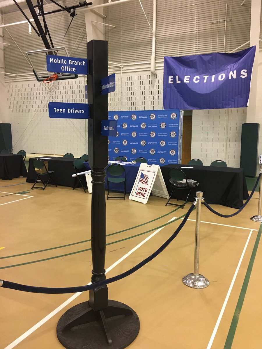 MichSoS's tweet image. Setup is underway for #SOSLive at @OCCollege in #AuburnHills. Come and renew your license or just about any other Secretary of State transaction and enjoy the free family expo! Saturday from 10AM to 1PM.