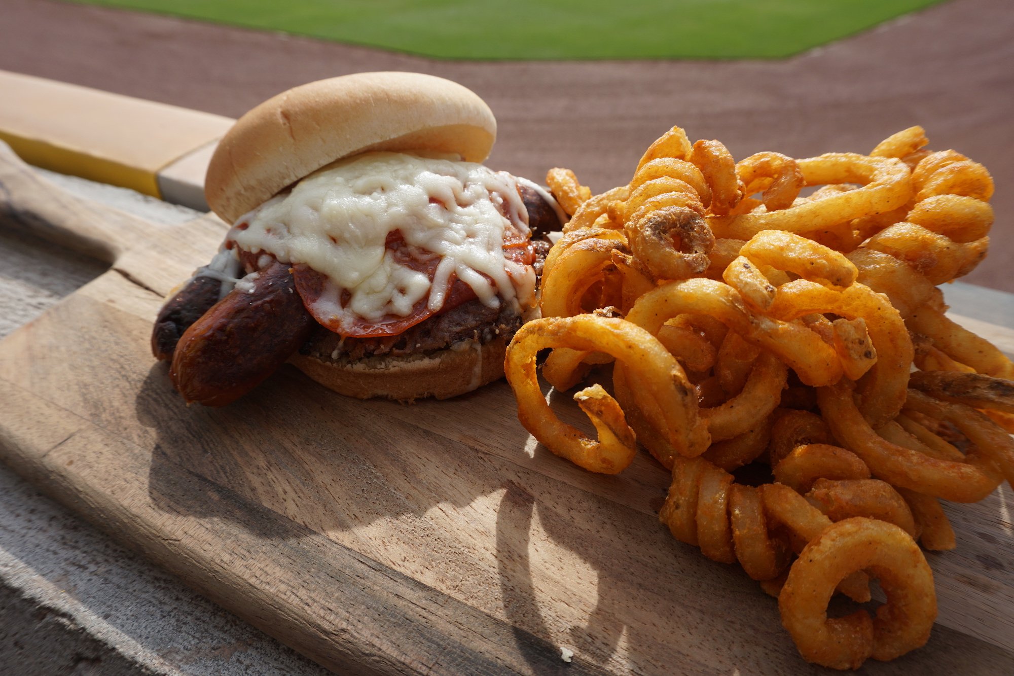 Yahoo Sports MLB on Twitter "🚨Pizza Burger Alert 🚨 The Braves have
