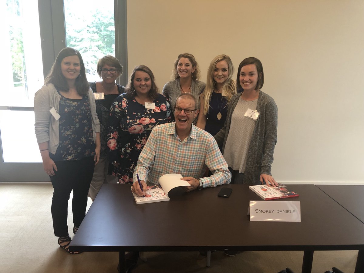 LiteraryCrush's tweet photo. Cub Run teachers learning with Harvey Smokey Daniels #JoyofChildren’sLiteracy https://t.co/0Q9ShVDi0A