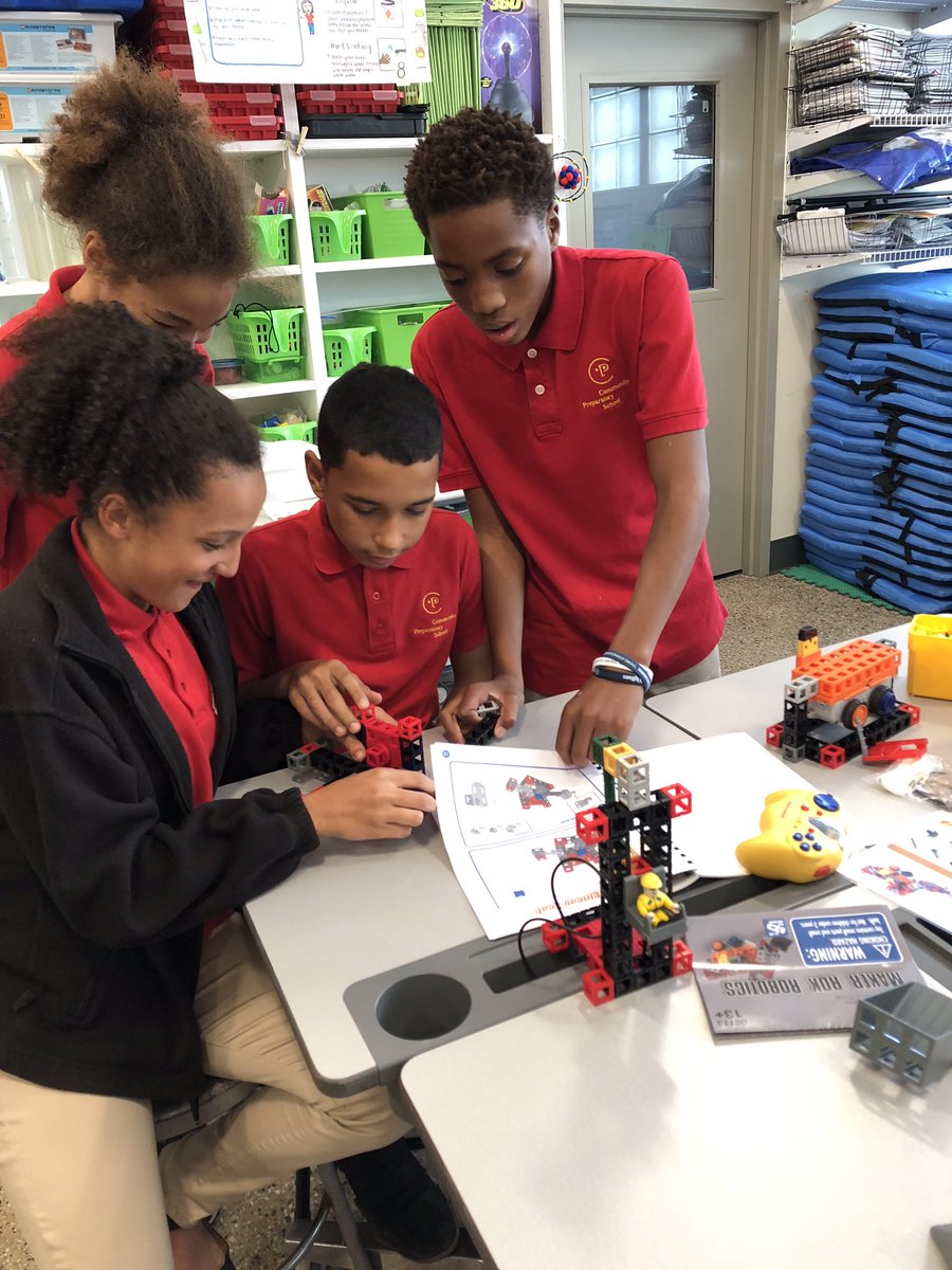 principal_CP's tweet image. ROBOTS! 🤖