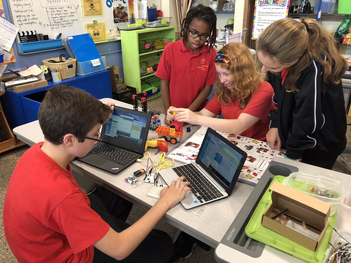 principal_CP's tweet image. ROBOTS! 🤖