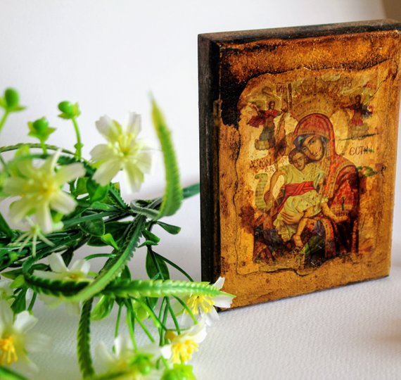 Holy Theotokos print icon holding her Son Jesus Christ, Mother of Jesus Christian Wall Decor Copy of authentic Byzantine art, Sacred gift #ChristianArtPrint #AntiqueStyleIcon #BaptismGift #OrthodoxIcon #PrintOnWood #ReligiousPrintIcon
➤ goo.gl/RzSLqZ
via @outfy