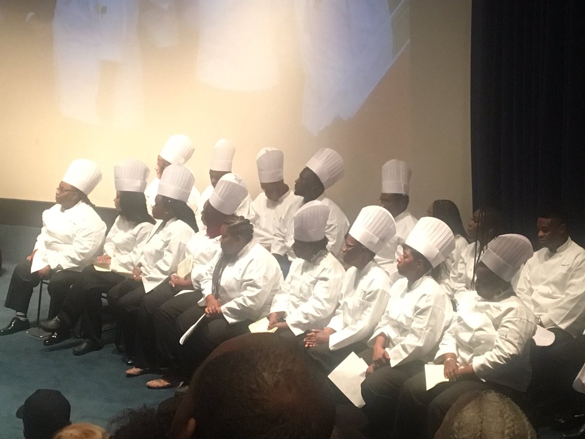 MarriottPOV's tweet photo. “My Dad was an auto mechanic &amp; taught me you can create value w/ your hands,” - Stephen Toevs, @MarriottIntl Dir. of Culinary Devel., Luxury, speaking to @dcck culinary job training program grads today #serve360 #empower #cheflif https://t.co/8g4I5Qw6WI