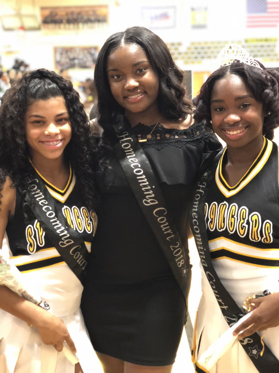 HSHS_cnsmith1's tweet photo. Pre Pep Rally #Homecoming2018 #hshsspringers #springerpride https://t.co/nTRKnEd3qf