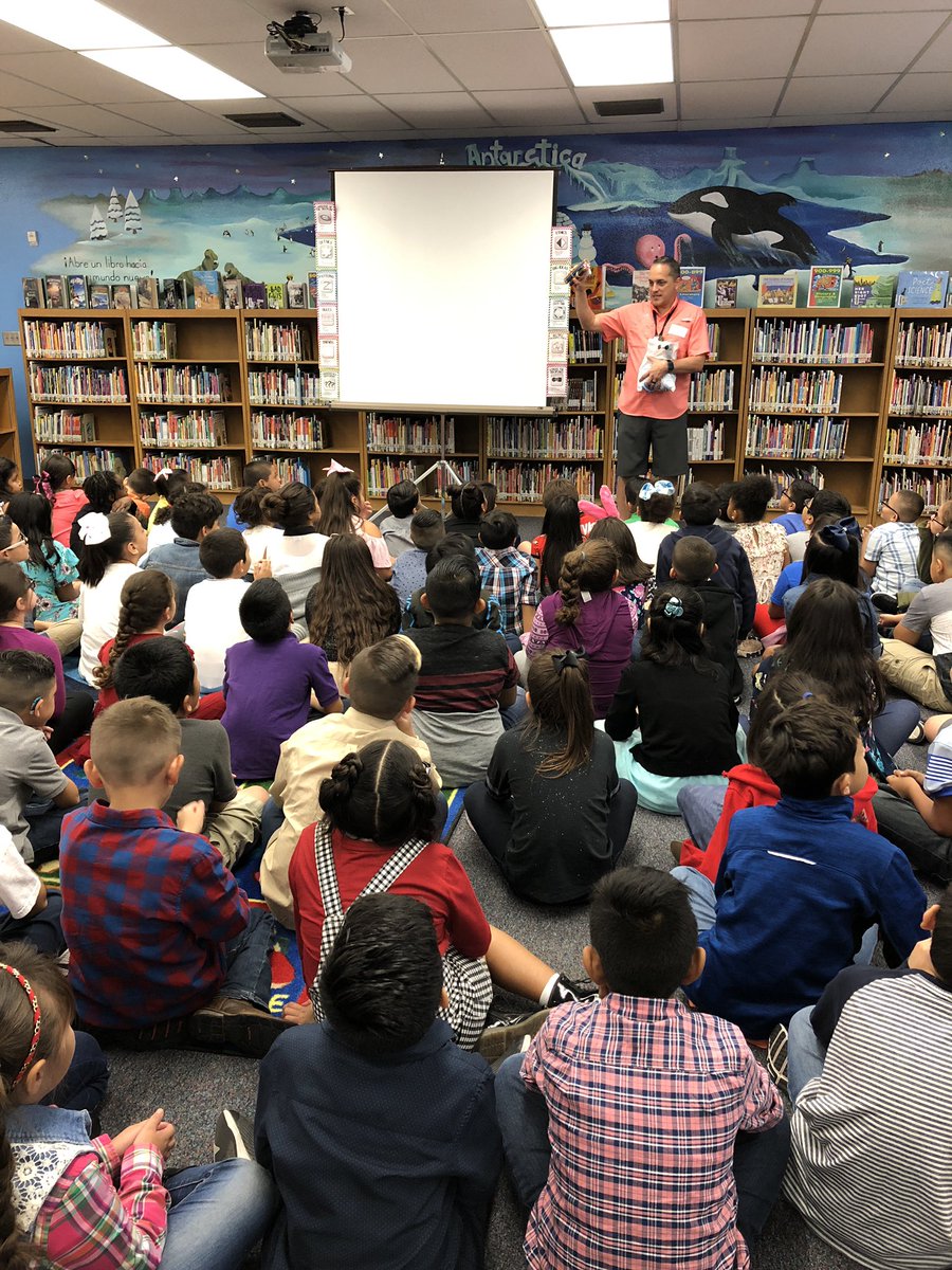crayons_coffee1's tweet photo. Councilman Brockhouse sharing about local government with our third graders! #ThisisPassmore #thirdgrade https://t.co/bJnZlUufP6