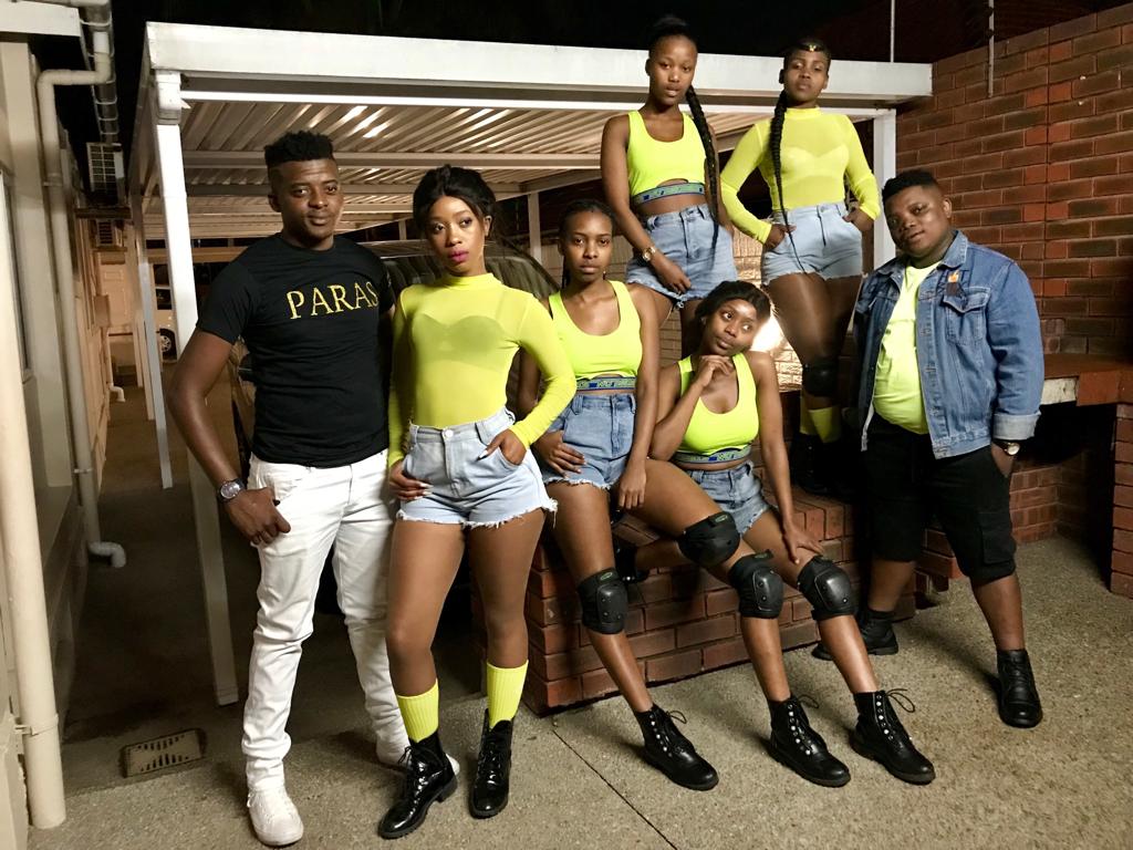 PARAS_RSA's tweet photo. Hhay'ke, sihlome siphelele. Heading to R/Bay &amp; later, Escort with @tipcee3 x @PARAS_RSA x @RealMshunqisi @AfroTainmentSA . 

Welcome back @sgaqah 🔥🔥🔥#Qondi #Fakaza #Pakisha #Bhampa #Sesfikile https://t.co/hXduacSagR