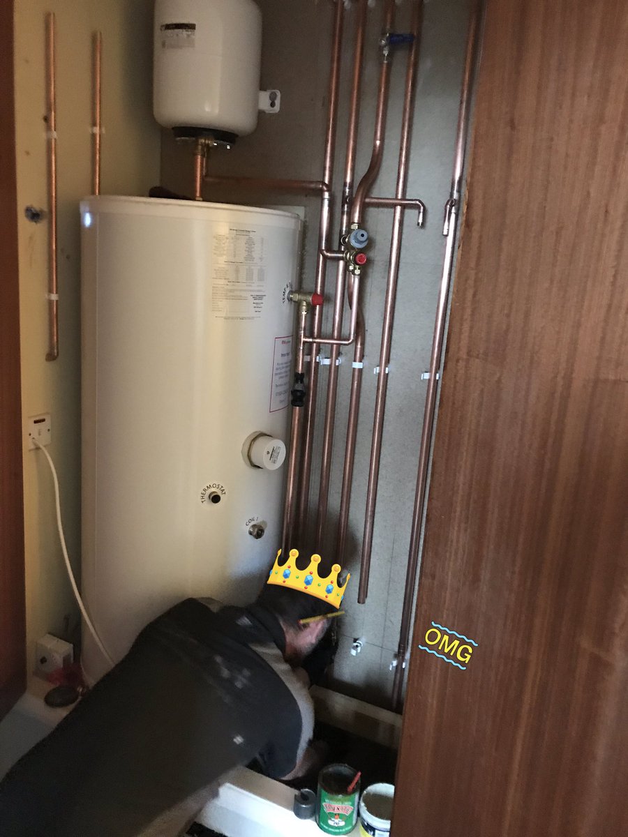 ray_wayne_forex's tweet photo. Gravity system, updated to an unvented and sealed system. 
Coming on nicely, but I’m still itching from the fibreglass. A few temporary plastic pipes to get everything working tonight. #plugandchain
#bartinplumbingandheatingltd https://t.co/Vk1CKGMtex