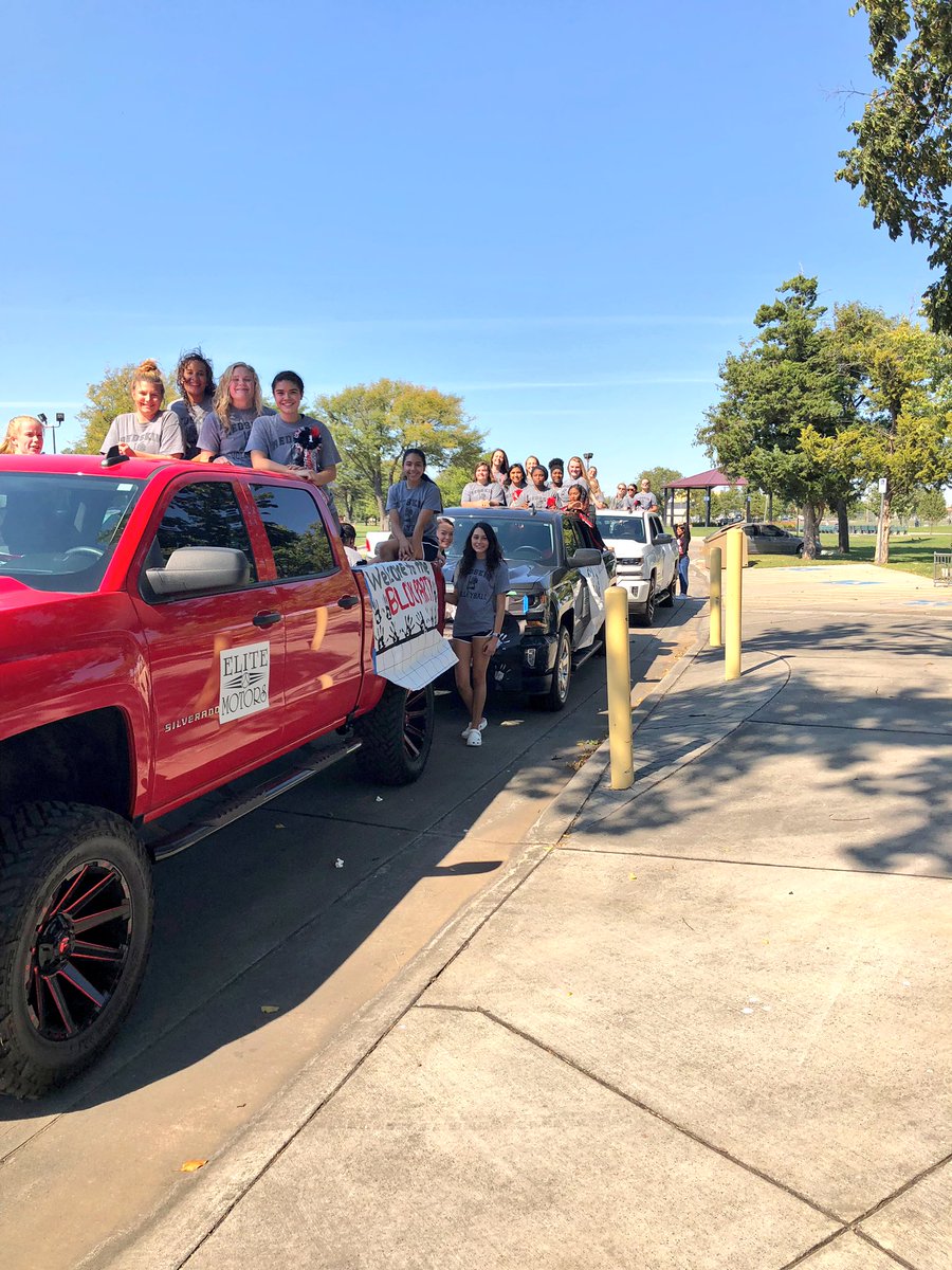 LHSRedskinVB's tweet photo. Parade ready 🎉 https://t.co/BfPI6RsEcD