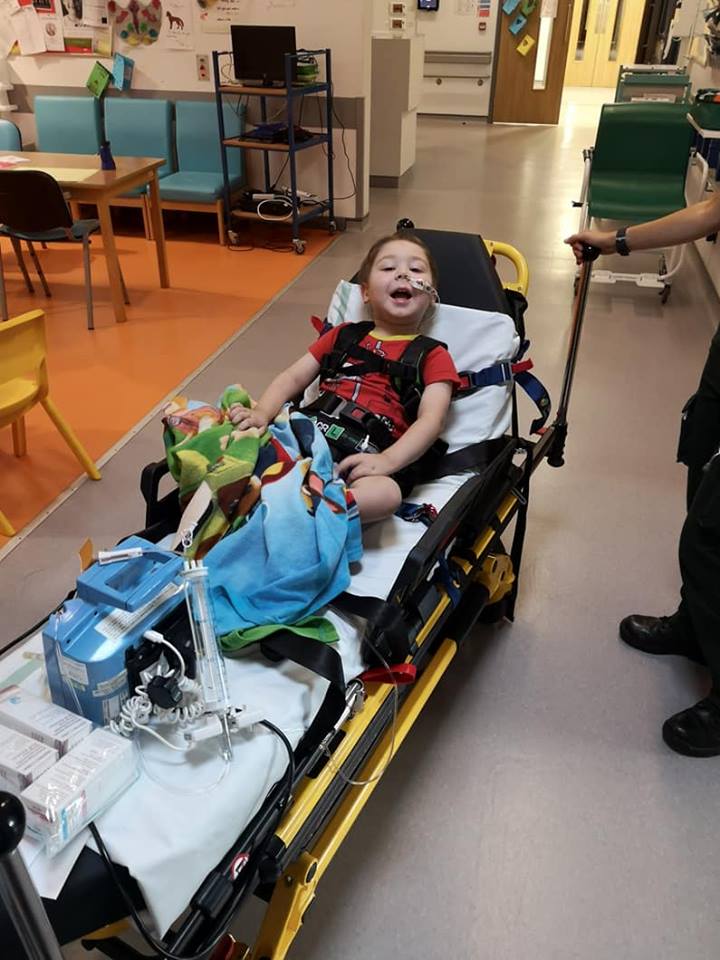 ZacAttacksBigC's tweet photo. We have 5 weeks to raise £250,000 Zac's life is hanging in the balance. Community around him has already raised £250,000 need more for leukaemia treatment https://t.co/HzGcCJgmHI Can you help? @PhillyDailyNews @PhillyInquirer @MichaelBubl @eltonofficial @CowellOnline @RobertPlant https://t.co/eh7687727d