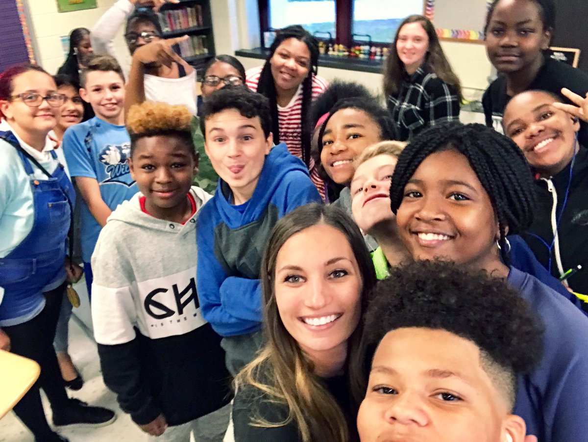 Mrs_RogersTMS's tweet photo. Happy Friday faces from Periods 5 &amp; 6 😁📝📚 #Talleypride #BSDpride https://t.co/Y6g4wD4Y5T