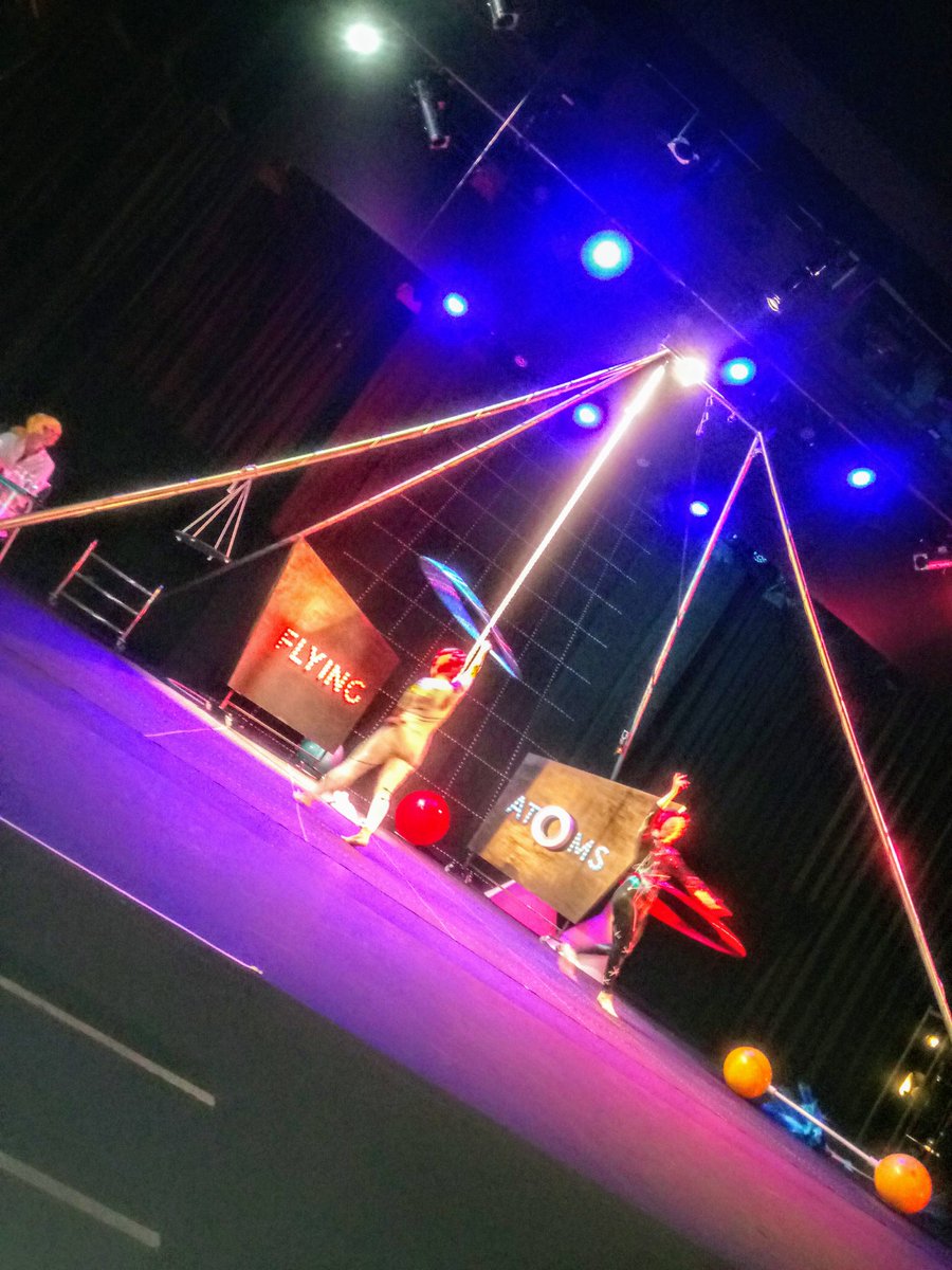 CllrRachelP's tweet photo. Great to experience the Flying Atoms this evening with my family. #sciencesndartcometogether @FLyingatoms @DawnsPowysDance #flyingatoms @PowysCC @PowysCabinet https://t.co/YluVtDY42A