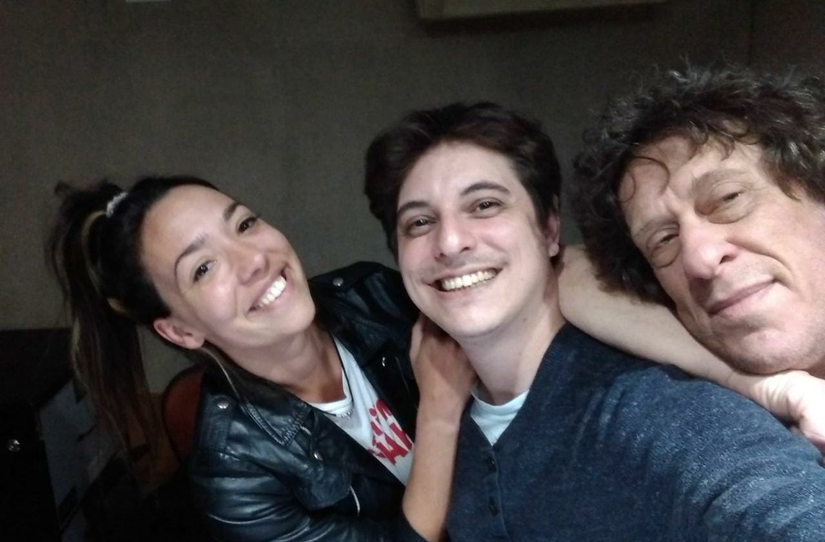 Radio10's tweet photo. #DemoliendoFronteras | @VelazquezAye junto a @PedroBriegerOk y @FranciscoPesky : todo sobre #39ElDocumental ! https://t.co/kO4iKYGOzV
