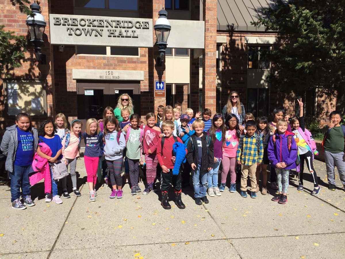 UBEgregory3rd's tweet photo. Here are a few pictures from our field trip to town where we met the mayor and learned who and what is part of our local government. @UBEHawks @UBEroknich3rd https://t.co/1ZrFOoNAIg