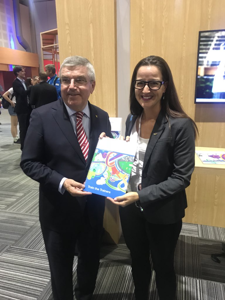 WrstleLikeAGirl's tweet photo. WLAG’s Board Member Amanda Stanec of @MoveLiveLearn took a picture with #IOC #President showcasing the #OlympicValuesEducationProgram (OVEP) where SHE WAS THE LEAD CONTENT DEVELOPER!!! 🙏🙌
#UnitedBy #MoveLiveLearn #wrestlelikeagirl https://t.co/NDNxF2gsQC