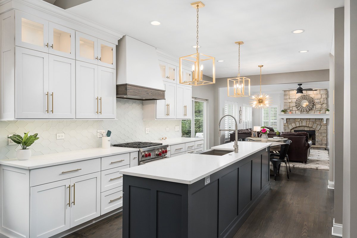 RedStart_Const's tweet photo. .Who are we? A full-service general contractor specializing in remodeling, additions and custom homes. #redstartconstruction #designbuildlive #redstartremodels #redstartdesigners #downtownnaperville #naperville #napervillebuilder #remodeler #contractor https://t.co/ybhvNZzHYL
