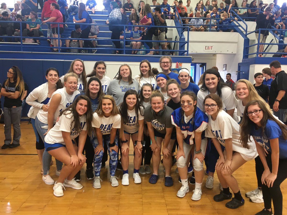 ReadingVball's tweet photo. Happy Homecoming Ladies! (+Candice) Whether it’s the first of your high school homecomings, or one of the last, enjoy it!! #makememories #bluedevilpride #homecomingfun https://t.co/qW9vc1b7mb