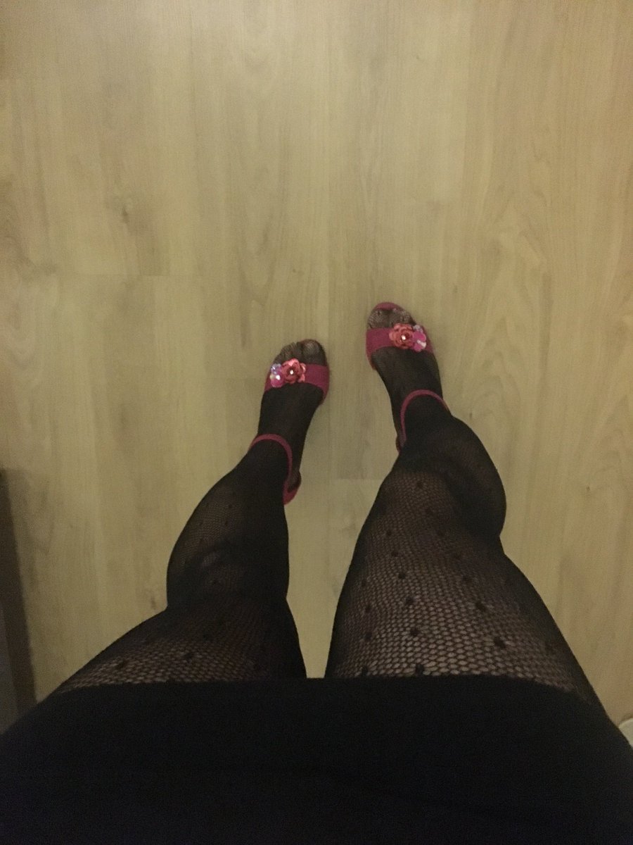 Aziyoruz yineee 😂😘💋💋#crossdresser #cdizmir #camgirl #pantyhose #highheels #legs