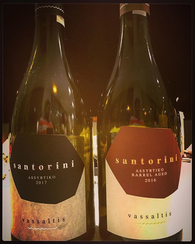 WhineOnTheRocks's tweet image. Two beauties with good friends. #SantoriniWine #Assyrtiko #VassaltisVineyards #GreekWine #Santorini #Vassaltis #Winning instagram.com/p/BokGQ_FF4s_/