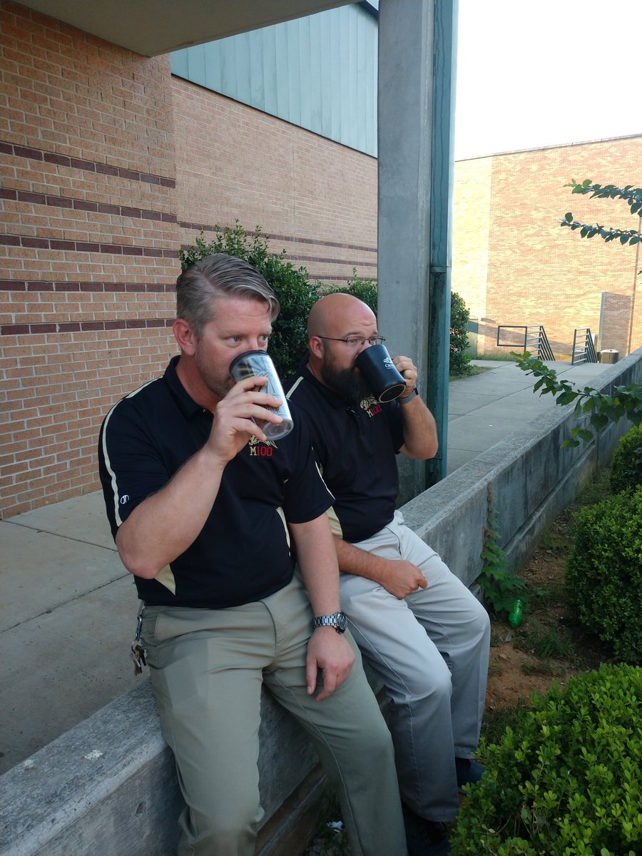 MrsSmith_RCS's tweet photo. Bro chat and a #fafap selfie to start the day! Stay #ForeverGolden , my friends! @maestro_dubya @stephenson1105 https://t.co/dN4meZz14e