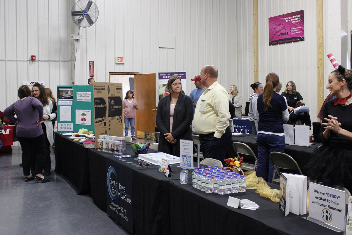 SpaldingEquip's tweet photo. Our annual Health Week took place this week and we ended things off with a health fair in the gym. We had a great afternoon learning new information, visiting with a variety of vendors and winning some great door prizes! Thanks to everyone who came! #HealthWeek2018 https://t.co/RJm8depLWR