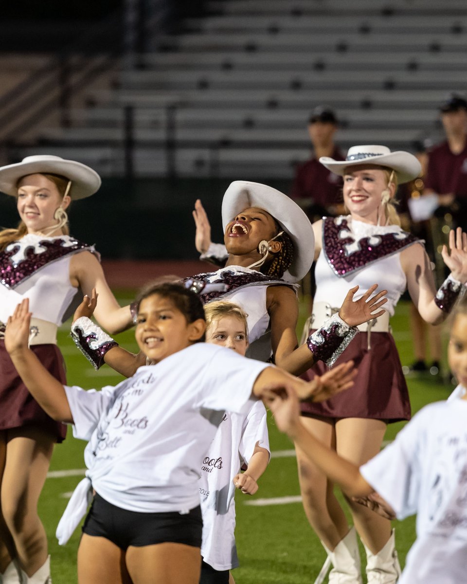 HenryHueyPhoto's tweet photo. Dragonettes and Junior Dragonettes - Round Rock Homecoming Pep Rally 10/3/2018. @DragonNationRR #rorohoco @roundrockleader @rrdragonettes https://t.co/Y1BuAzQdUU