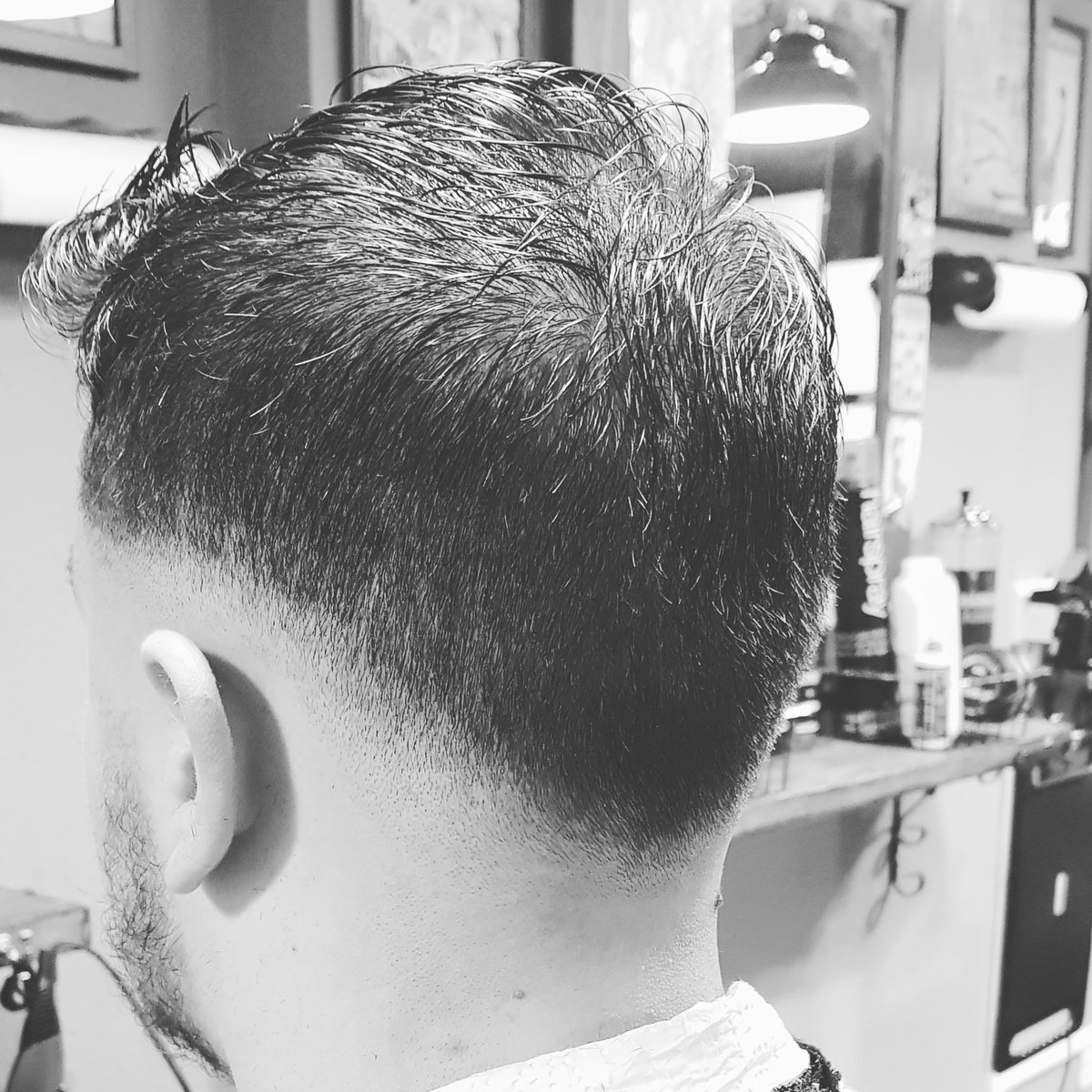 GentlemensLeag2's tweet photo. Keeping it on the low down. #foilfade #skinfade #barbershop https://t.co/E6nYoDmgRC