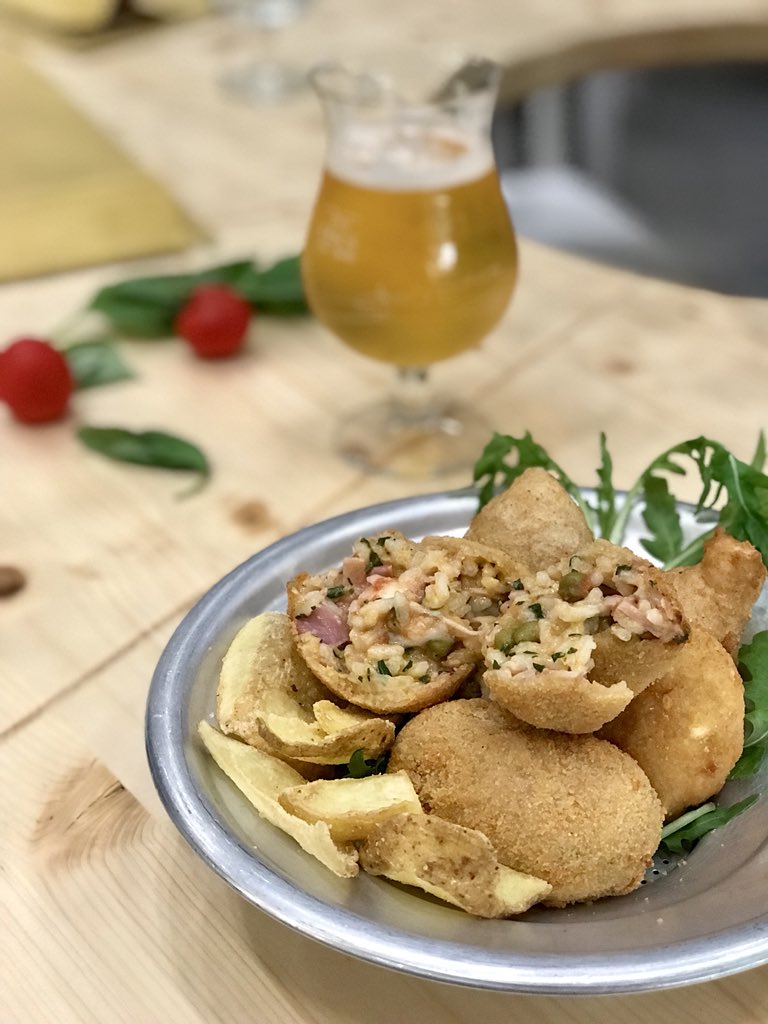 lamammacuoco's tweet photo. Pizza o fritto che sia, siamo al top! Presidio slow food km 0 qui da @gourmet_doro per le proposte “Festa delle attività in proprio” del 9 ottobre
#9OttobreNightOut #LoveOwnBusiness #SayGoodEvents @saygoodITA @METRO_Italia @Campaniaslow https://t.co/30XUYwgFIu