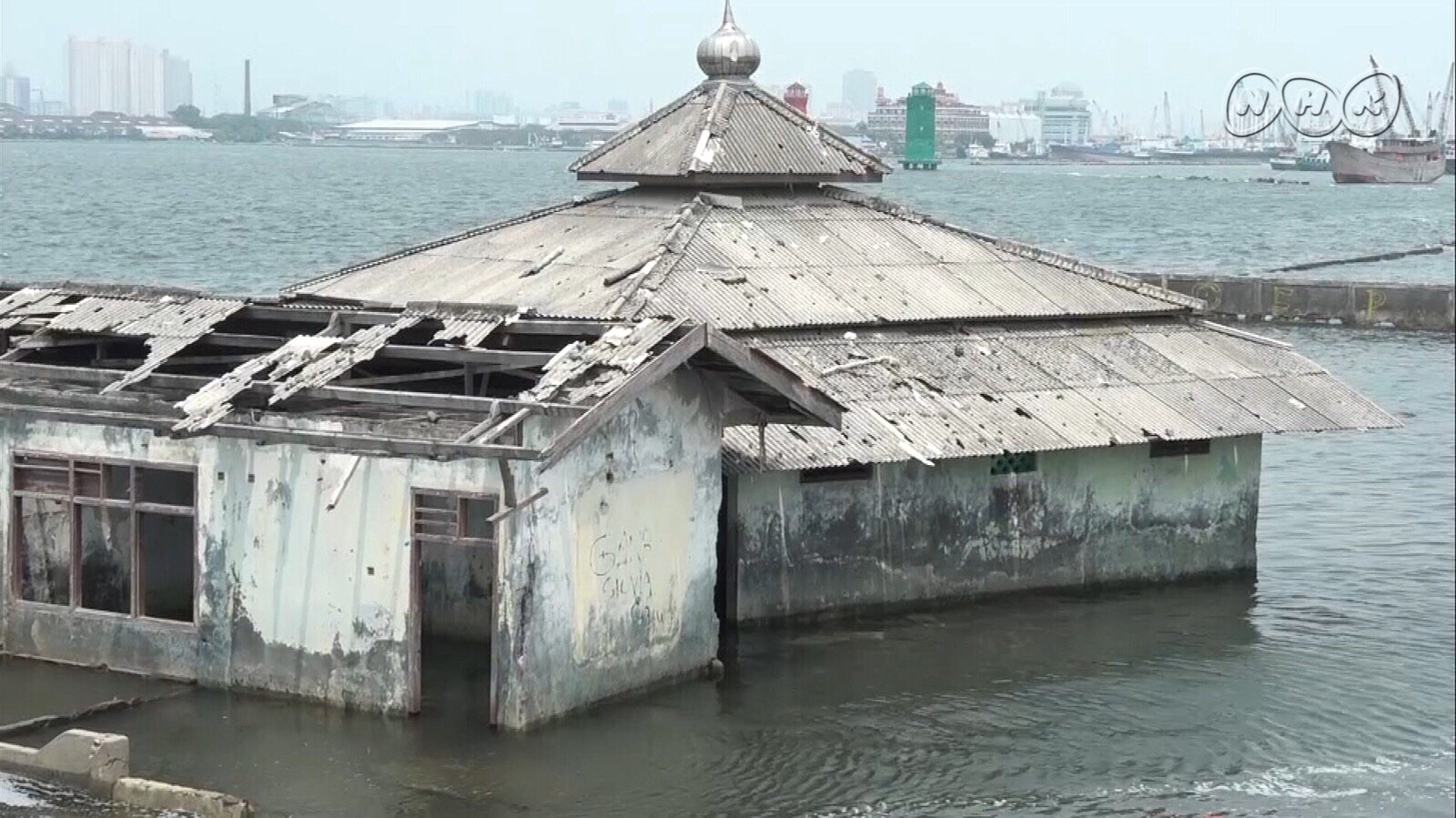 Nhk おはよう日本 公式 A Twitter ６日土曜日のおはよう日本 ワールドリポートでは 災害大国として知られるインドネシア ジャカルタでは大規模な地盤沈下が発生 面積の４割が海抜０メートル地帯に 沈下を止めるため日本の対策チームが立ち上がった T Co