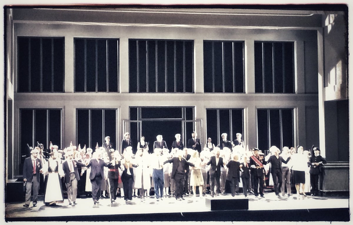 dieterschnaas's tweet image. „Der Mensch ist ein Abgrund. Es schwindelt einem, wenn man hinunter schaut.“ Nicht so in dieser albernen Regie von OA  #Tandberg. Die Premiere @deutsche_oper gehört dem teils guten Ensemble - und #Runnicles, der die Partitur des #Wozzeck sehr wacker beim Wort nimmt. #Berg