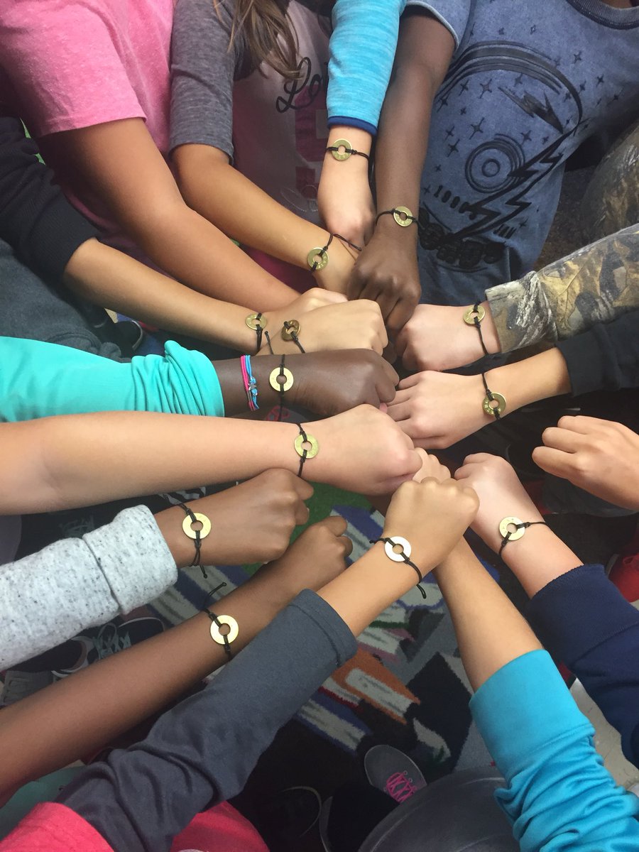 The kids were so excited to get their “my intent” bracelets! 💕