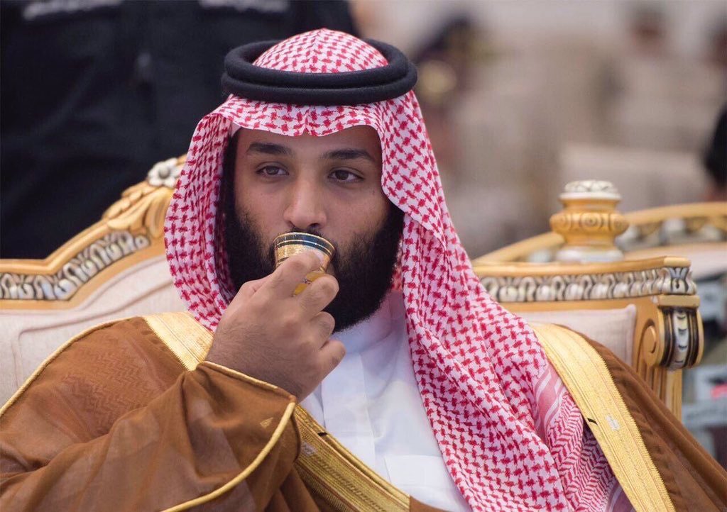 محمد بن سلمان في تصريح مدوّي :

السعودية⁠ كانت موجودة منذ العام 1744 وقبل أمريكا بأكثر من 30 عام .. نشتري الأسلحة بأموالنا وليس بالمجان.
.
#لقاء_ولي_العهد_مع_بلومبيرغ #محمد_العزم_لن_ندفع_لحمايتنا 
.