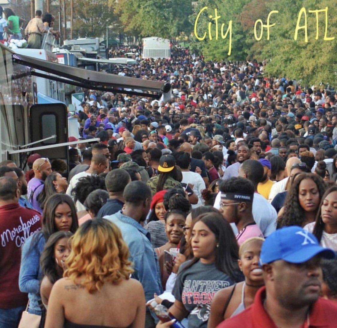 MC_TurntTigers's tweet image. I can smell it! 
#SpelhouseHomecoming
#NotEvenHalf