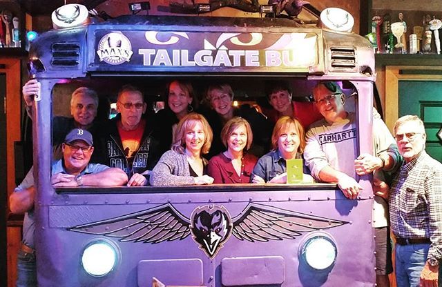 sdevon's tweet image. Riding the beer bus; tailgating weekend in Baltimore!! #wearefamily  #BostontoBaltimore @maxstaphouse #mysterymachine ift.tt/2PdscOd