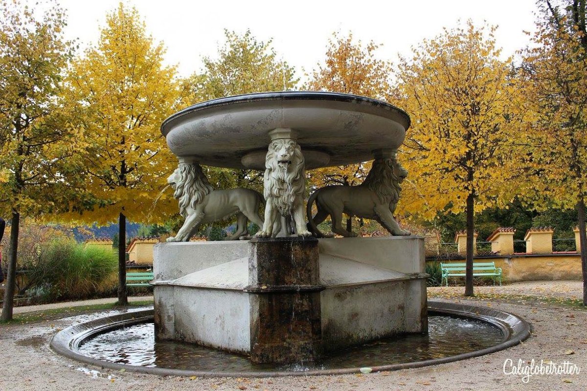 2travelingtxns's tweet photo. 10 Places To Visit Germany in Autumn https://t.co/19ZpuPBL7q #Altweibersommer #Autumn #AutumnTravel #FallFestivals #FallFoliage #FallTraditions #FallTravel #GermanyAutumn #GermanyTravel #HerbstDult #IndianSummer #TravelGermany via @Caliglobetrotr #TheWeeklyPostcard https://t.co/rNME1utRwi