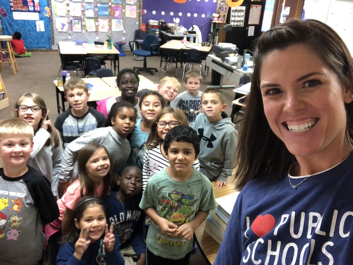AshleySplatts's tweet photo. I ❤️ Public Schools! #KnightsofNewell https://t.co/HURTuJag7X