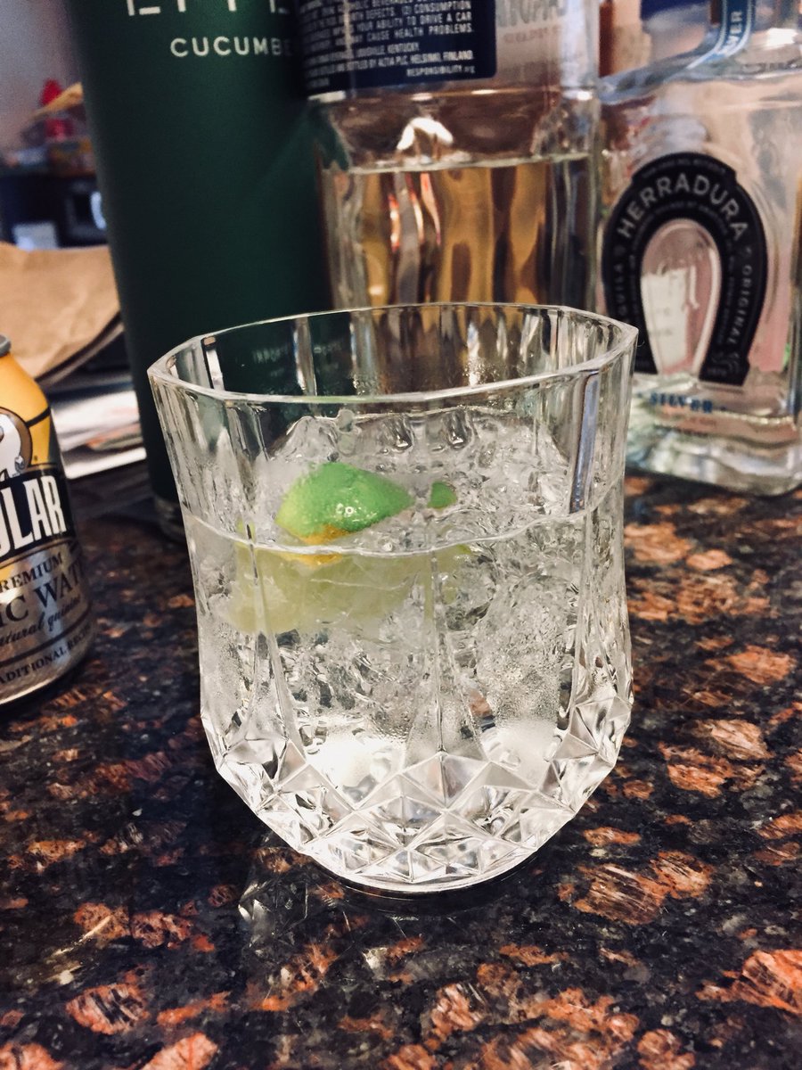 vanessaj0301's tweet photo. Because when the 2 year old doesnโt nap and 5 comes home from school bonkers, there is nothing left to do but have a drink #vodkatonicforthewin #momlife #parenting #nonapfriday https://t.co/yHeNhgQDQm