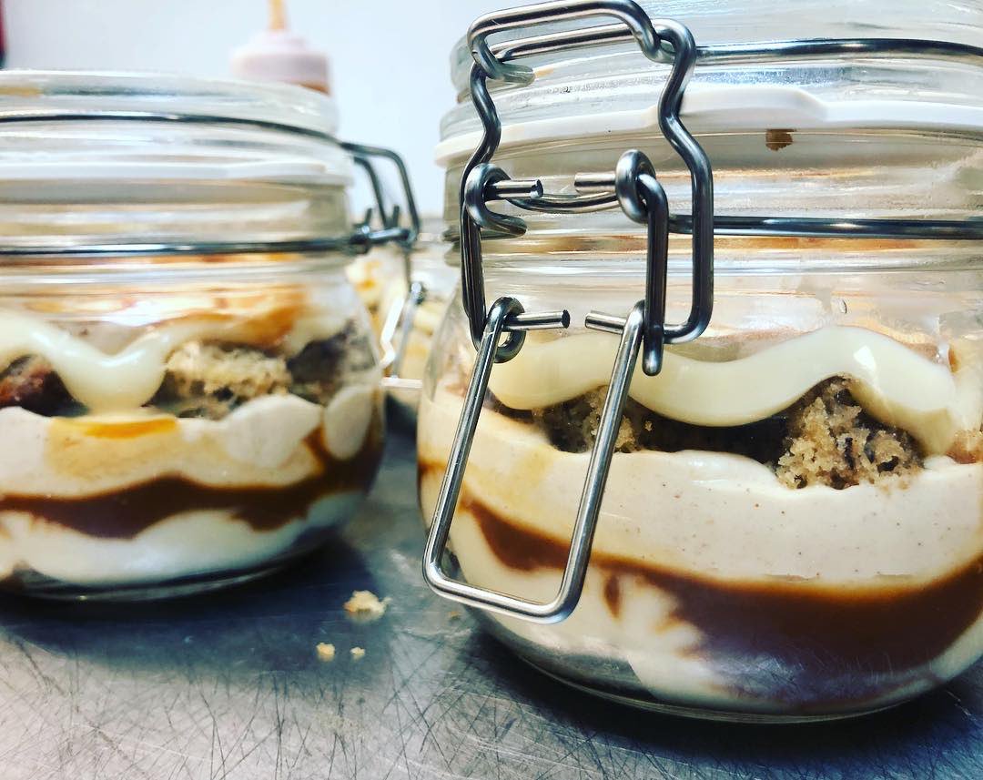 Friday never looked so sweet — Bourbon soaked banana bread trifle with salted caramel, vanilla pudding and peanut butter whipped cream. 😋

#FoundryFridays #EatDrinkLounge #PompanoBeach #SouthFlorida