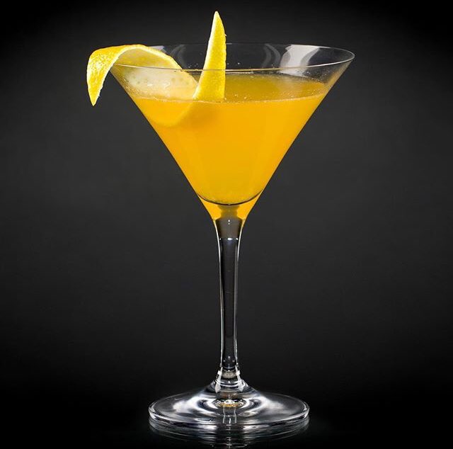 decospiritsltd's tweet photo. The Bees knees...& it tastes just that!๐๐ปGone are the days when you chose any old gin to put in a cocktail. Deco No.22 is THE cocktail gin. Deco raises the game in gin cocktails & takes it to a mind blowing level of decadence.
#gin #ginstagram #deco #deco22 #cocktails #BeesKnees https://t.co/L5Q8LVTAhn