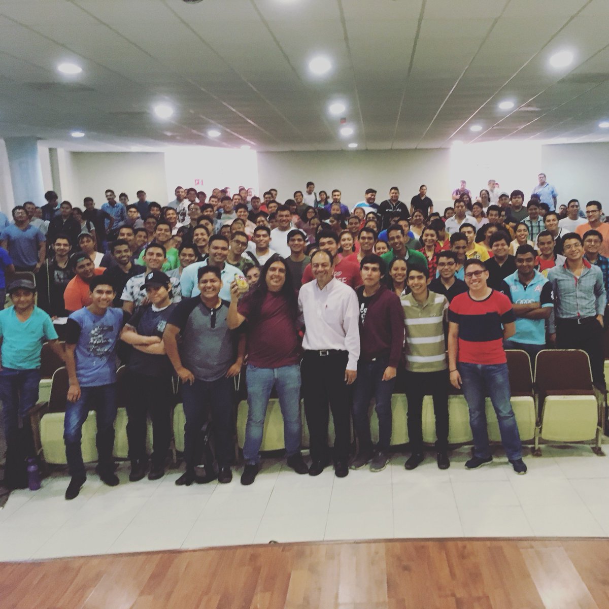 inundeishon's tweet image. Tuvo chingón y me dieron un reconocimiento que reconoce que fui pa allá por mi voluntad 

#CONAIS 
Gracias chavos de cunduacan, no le peguen mucho a la piedra (entre semana)