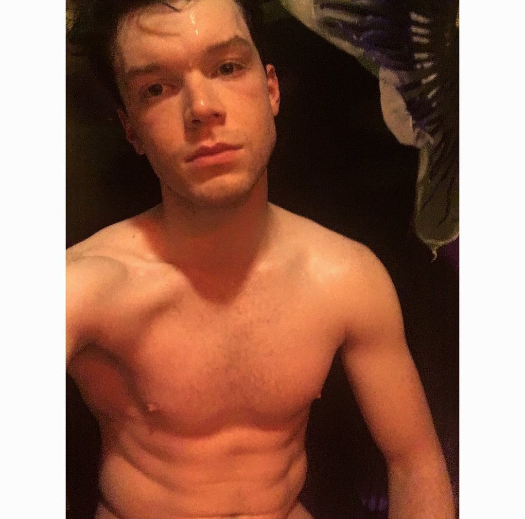 •Cameron Monaghan SOURCE• tweet media