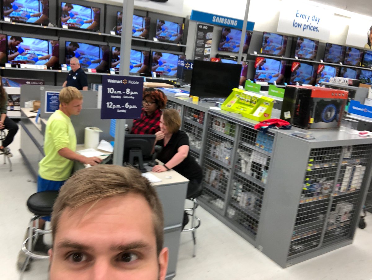 Rebecca getting a new J7 on Sprint!! ⁦<a href="/KariChadd3/">Kari Chadd</a>⁩