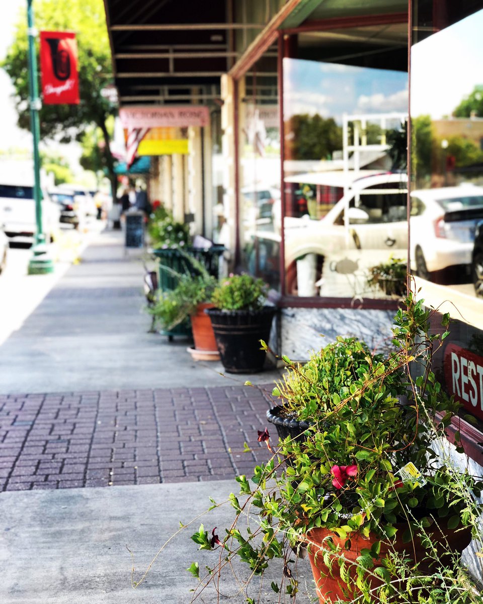 Historic Main Street Boerne
Come stay with us, at The William 
#comestaywithus #historic #downtown #america #texas #hillcountry #main #shopping #boutique #couture #modern #classic #luxury #lifestyle #hotel #boutiquehotel #luxuryhotel #travel #explore #wander #wanderlust