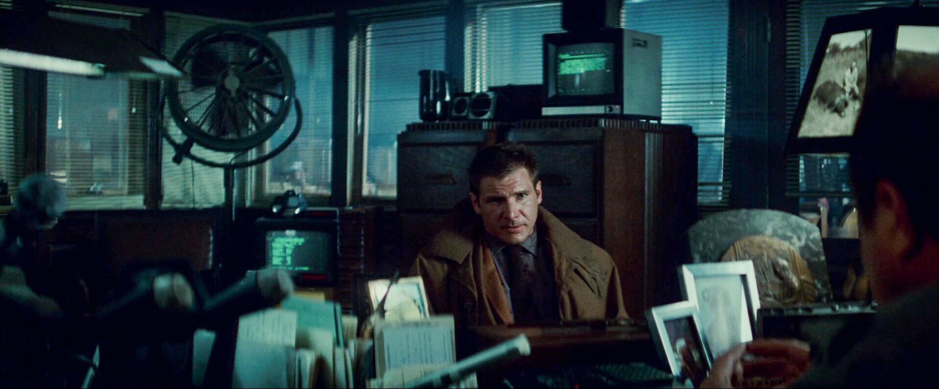 Cinematic Artistry on X: "Blade Runner (1982) Director: Ridley Scott  Cinematographer: Jordan Cronenweth https://t.co/2eaECSWxnX" / X